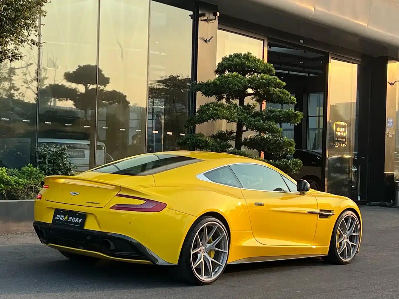 2013 Vanquish 6.0L Standard Model — миниатюра 9