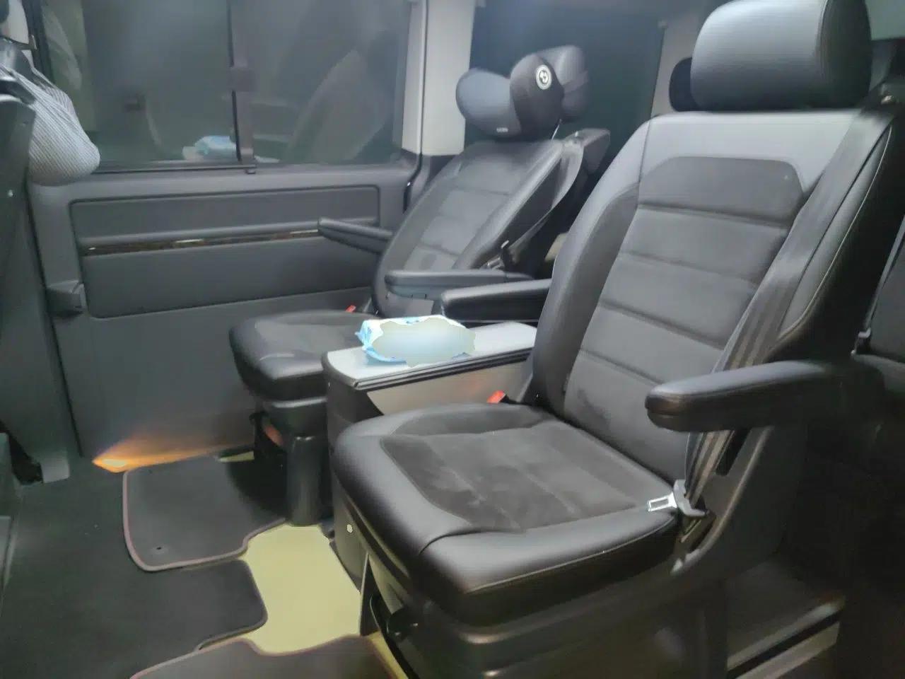 Volkswagen Multivan 2018 2.0 TSI 4x4 Prestige Edition 7-Seater — миниатюра 17