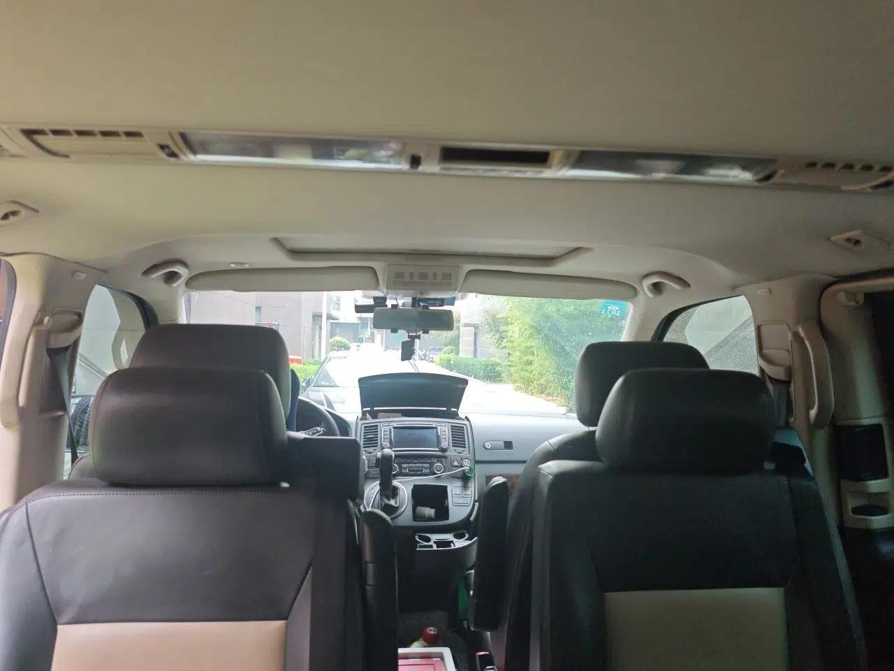 Volkswagen Multivan 2012 2.0 TSI Four-Wheel Drive Deluxe Edition — миниатюра 18