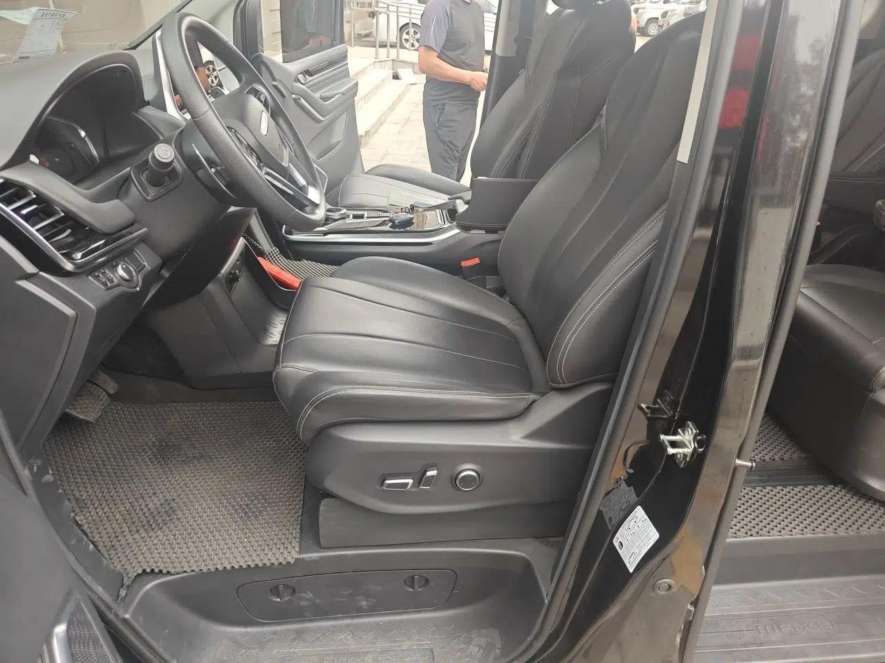 SAIC MAXUS G20 2023 Facelifted PLUS 2.0T Gasoline Automatic Luxury Edition — миниатюра 15