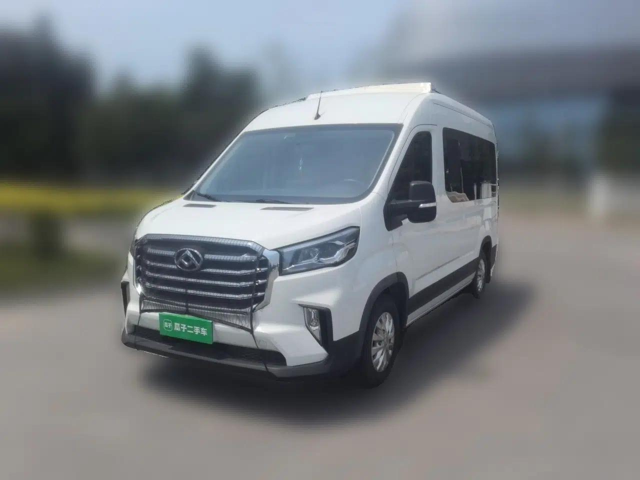 SAIC MAXUS Xintu V90 2023, 2.0-liter engine, 6 seats, automatic transmission, domestically produced, 10 kWh battery, solar panels, air conditioning, refrigerator. — миниатюра 1