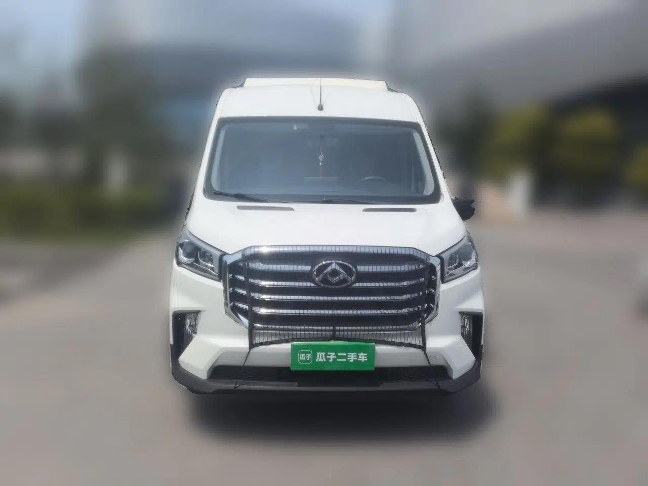 SAIC MAXUS Xintu V90 2023, 2.0-liter engine, 6 seats, automatic transmission, domestically produced, 10 kWh battery, solar panels, air conditioning, refrigerator. — миниатюра 2