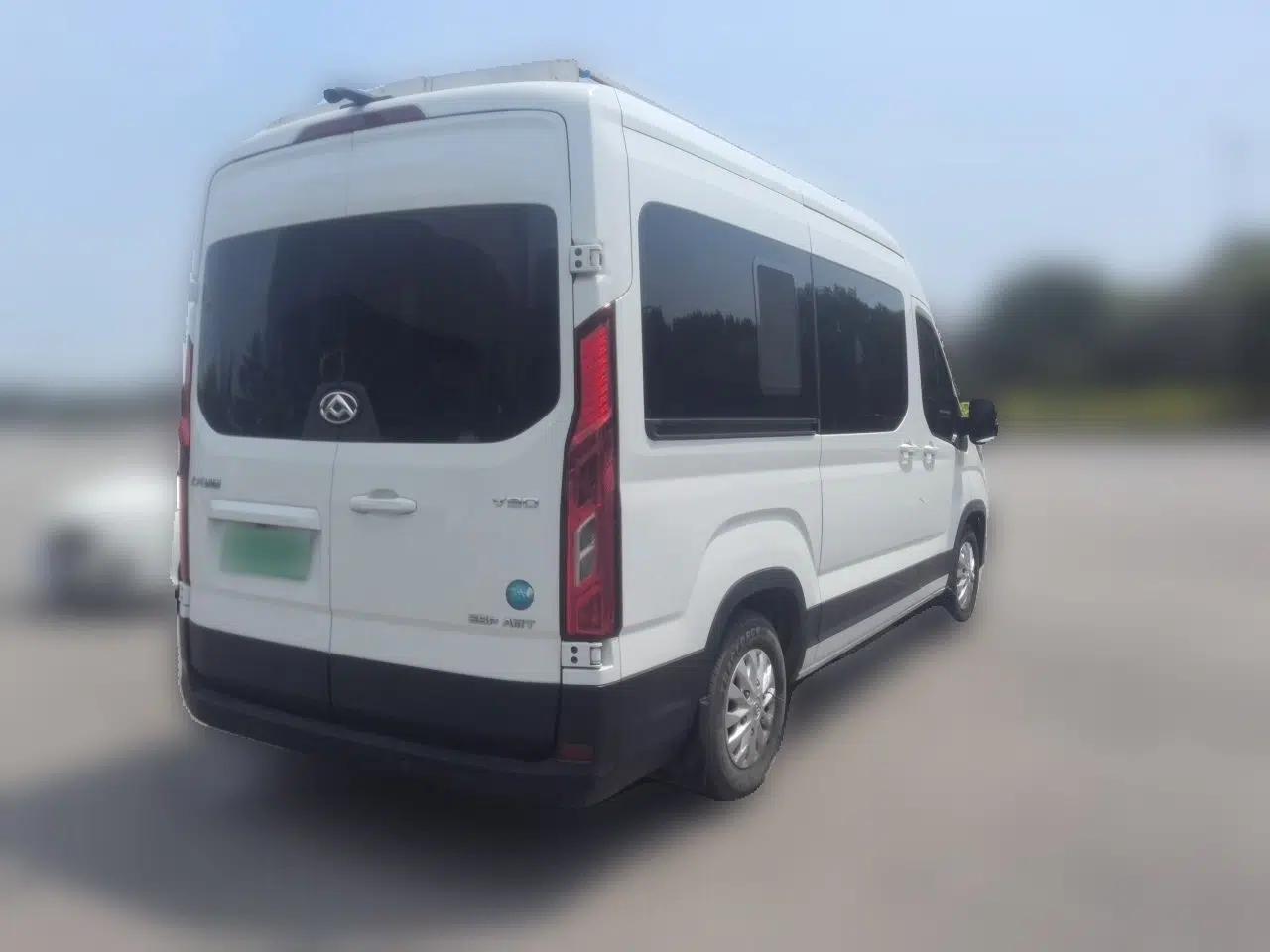 SAIC MAXUS Xintu V90 2023, 2.0-liter engine, 6 seats, automatic transmission, domestically produced, 10 kWh battery, solar panels, air conditioning, refrigerator. — миниатюра 6