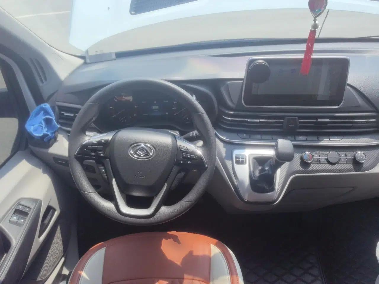 SAIC MAXUS Xintu V90 2023, 2.0-liter engine, 6 seats, automatic transmission, domestically produced, 10 kWh battery, solar panels, air conditioning, refrigerator. — миниатюра 10