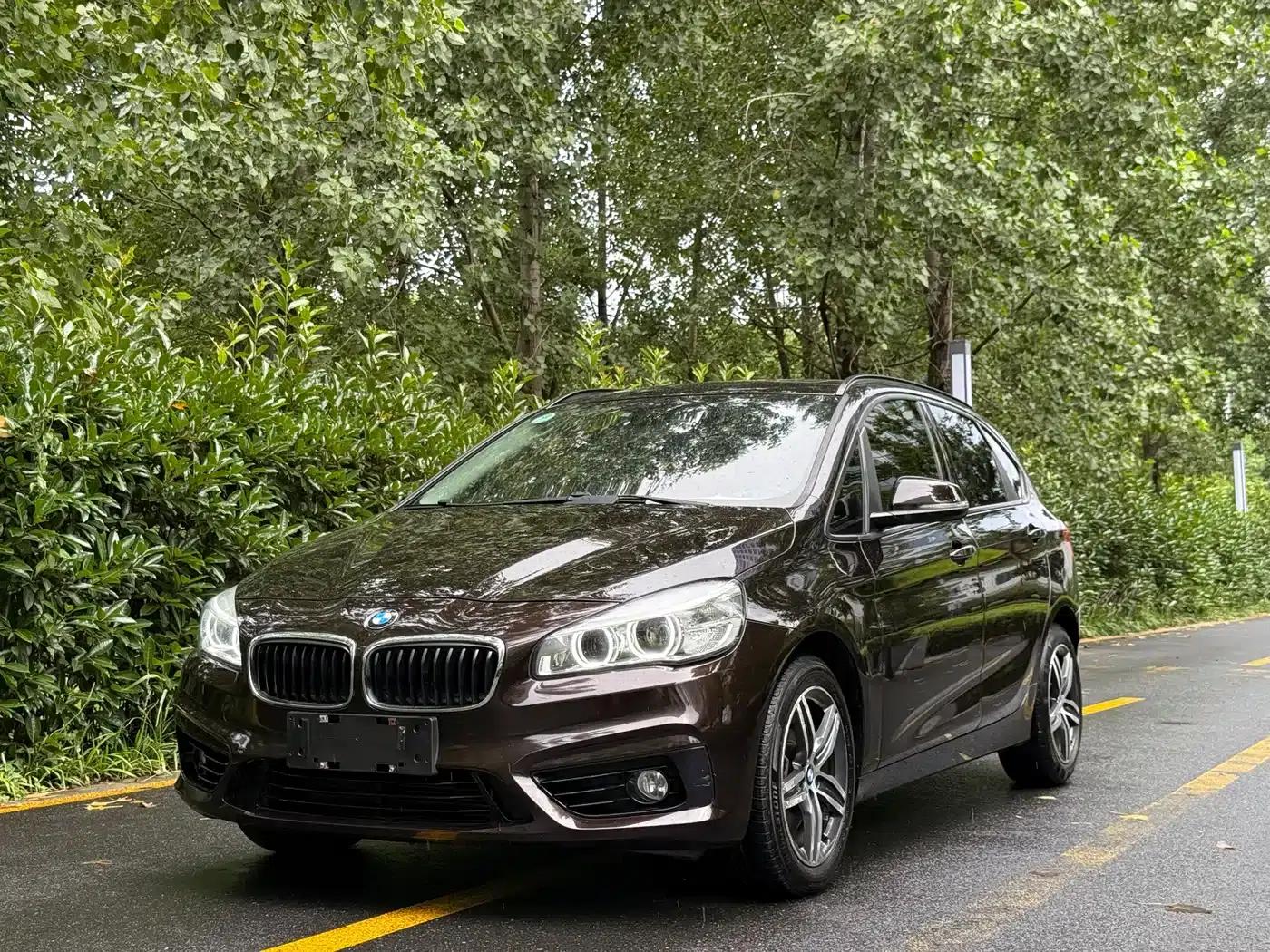 2015 BMW 2 Series Gran Tourer 218i Sport Design Package (Imported) — миниатюра 1