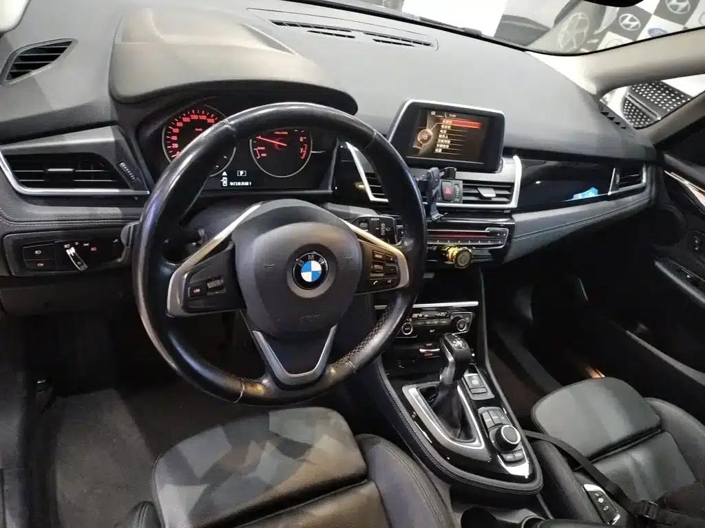 2015 BMW 2 Series Gran Tourer 218i Sport Design Package (Imported) — миниатюра 12