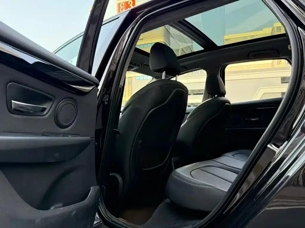 2015 BMW 2 Series Gran Tourer 218i Sport Design Package (Imported) — миниатюра 18