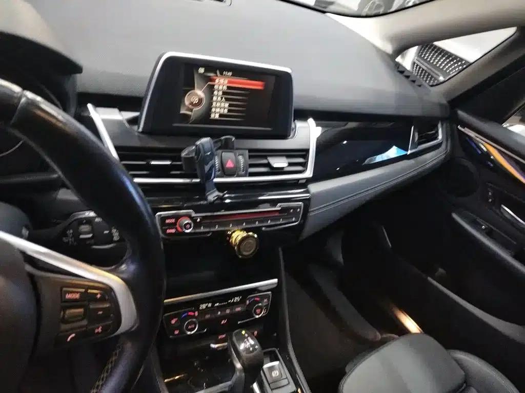 2015 BMW 2 Series Gran Tourer 218i Sport Design Package (Imported) — миниатюра 5