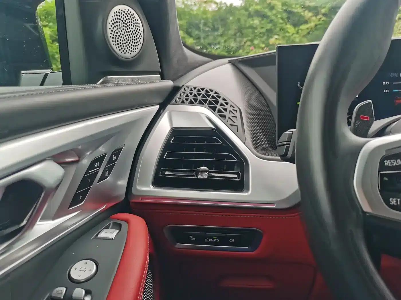 BMW XM 2023 50e — миниатюра 19