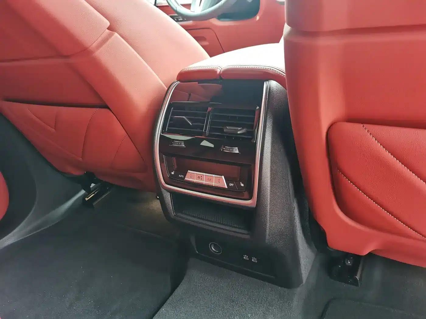 BMW XM 2023 50e — миниатюра 22