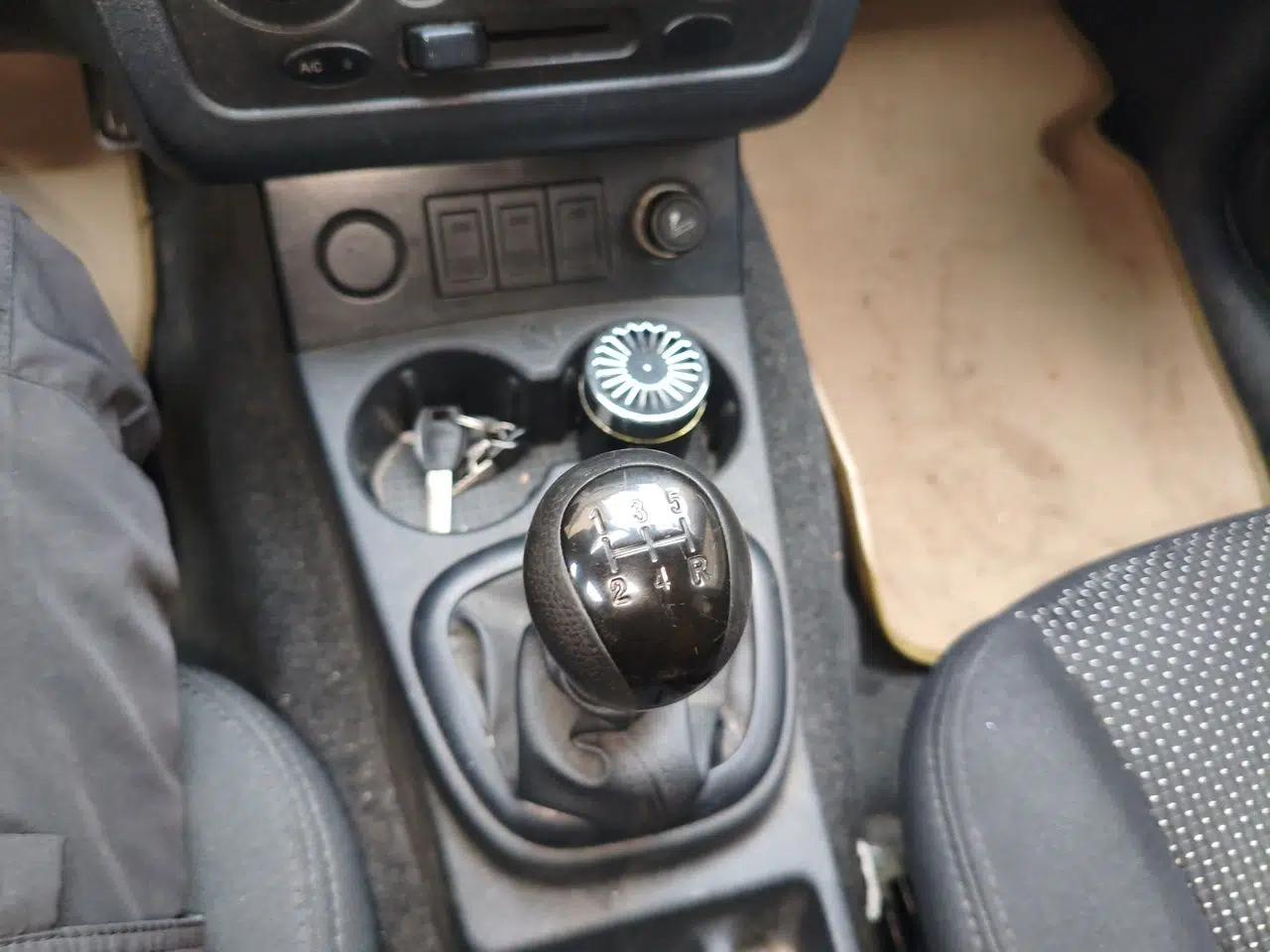 Dongfeng Fengon 330 2014 1.5L Manual Standard Edition DK15-02 — миниатюра 14