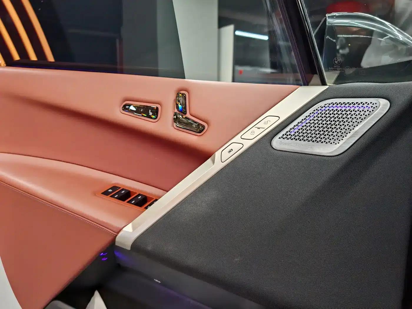 BMW iX M60 2022 M60 — миниатюра 12