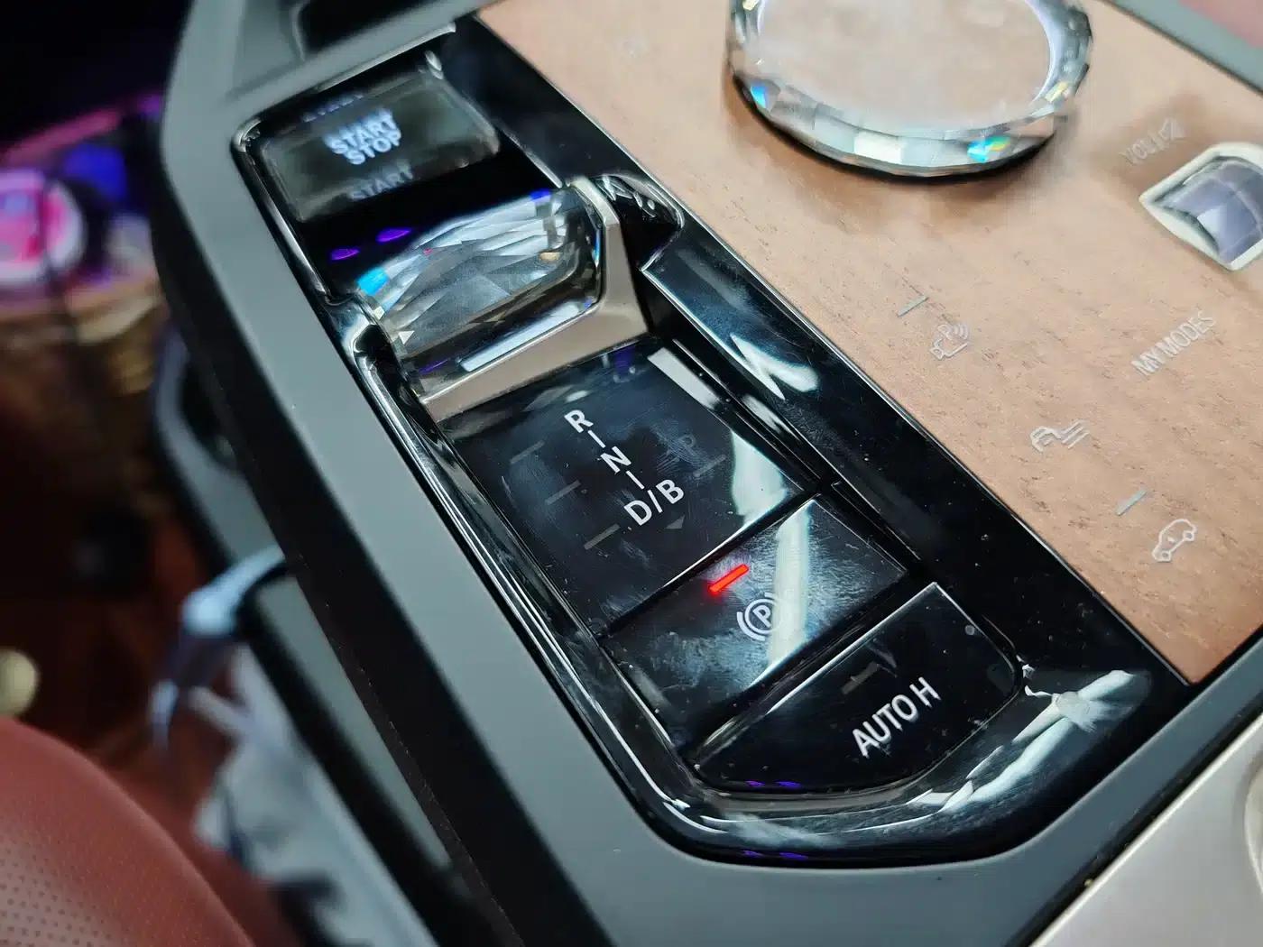 BMW iX M60 2022 M60 — миниатюра 19