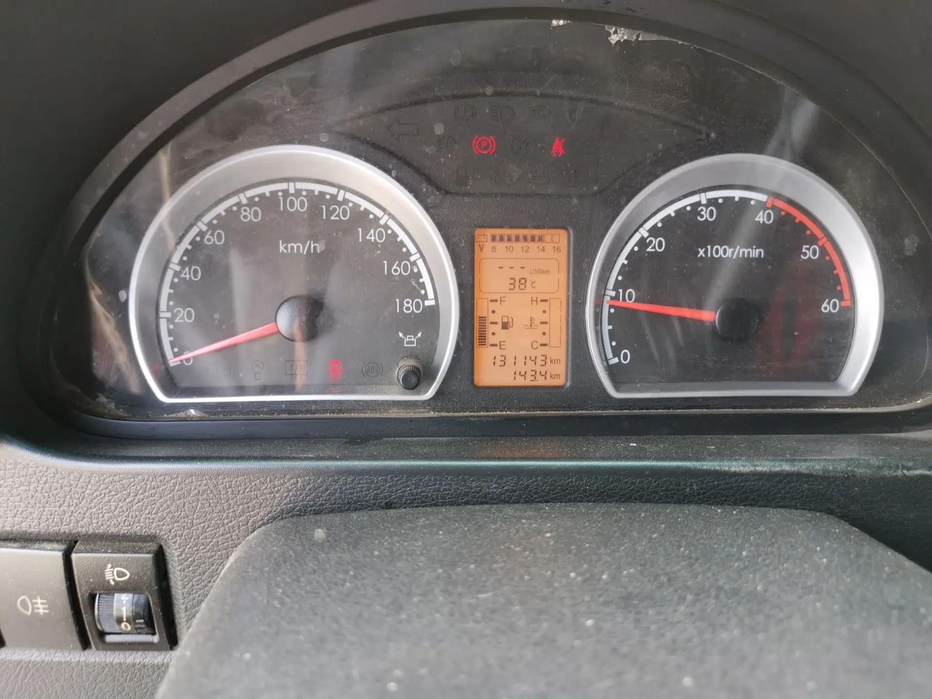Dongfeng Yufeng Dongfeng Yufeng 2016 2.5T manual diesel, short wheelbase, medium roof (6 seats) — миниатюра 11