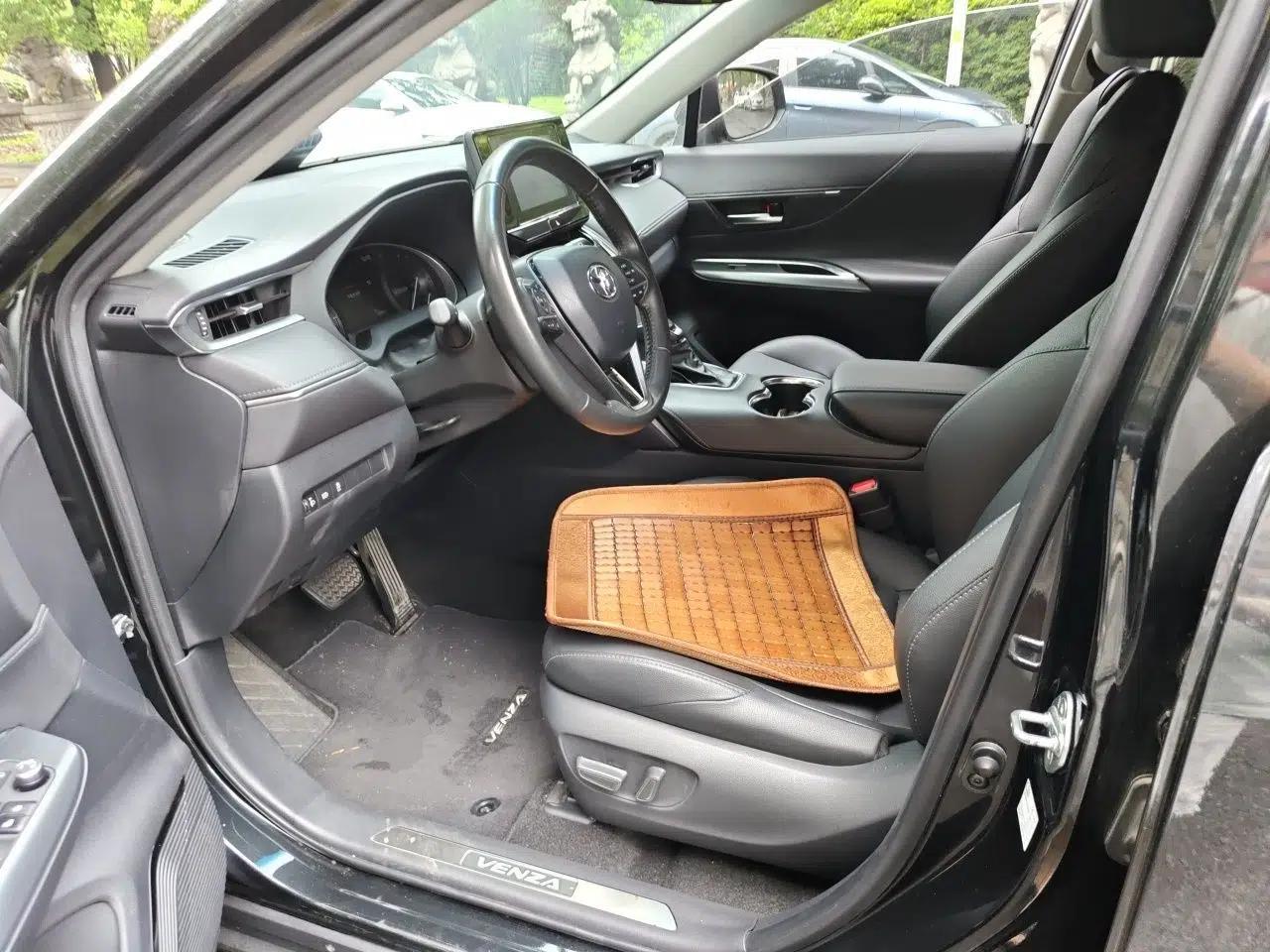 Toyota Venza 2022 2.0L CVT Two-Wheel Drive Luxury Edition — миниатюра 15