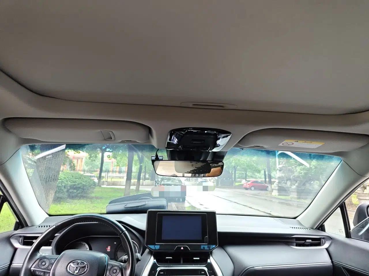 Toyota Venza 2022 2.0L CVT Two-Wheel Drive Luxury Edition — миниатюра 18