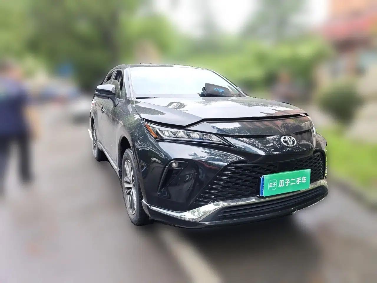 Toyota Venza 2022 2.0L CVT Two-Wheel Drive Luxury Edition — миниатюра 3