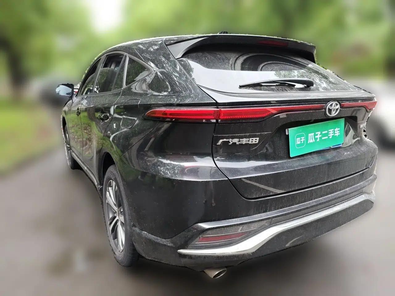 Toyota Venza 2022 2.0L CVT Two-Wheel Drive Luxury Edition — миниатюра 4