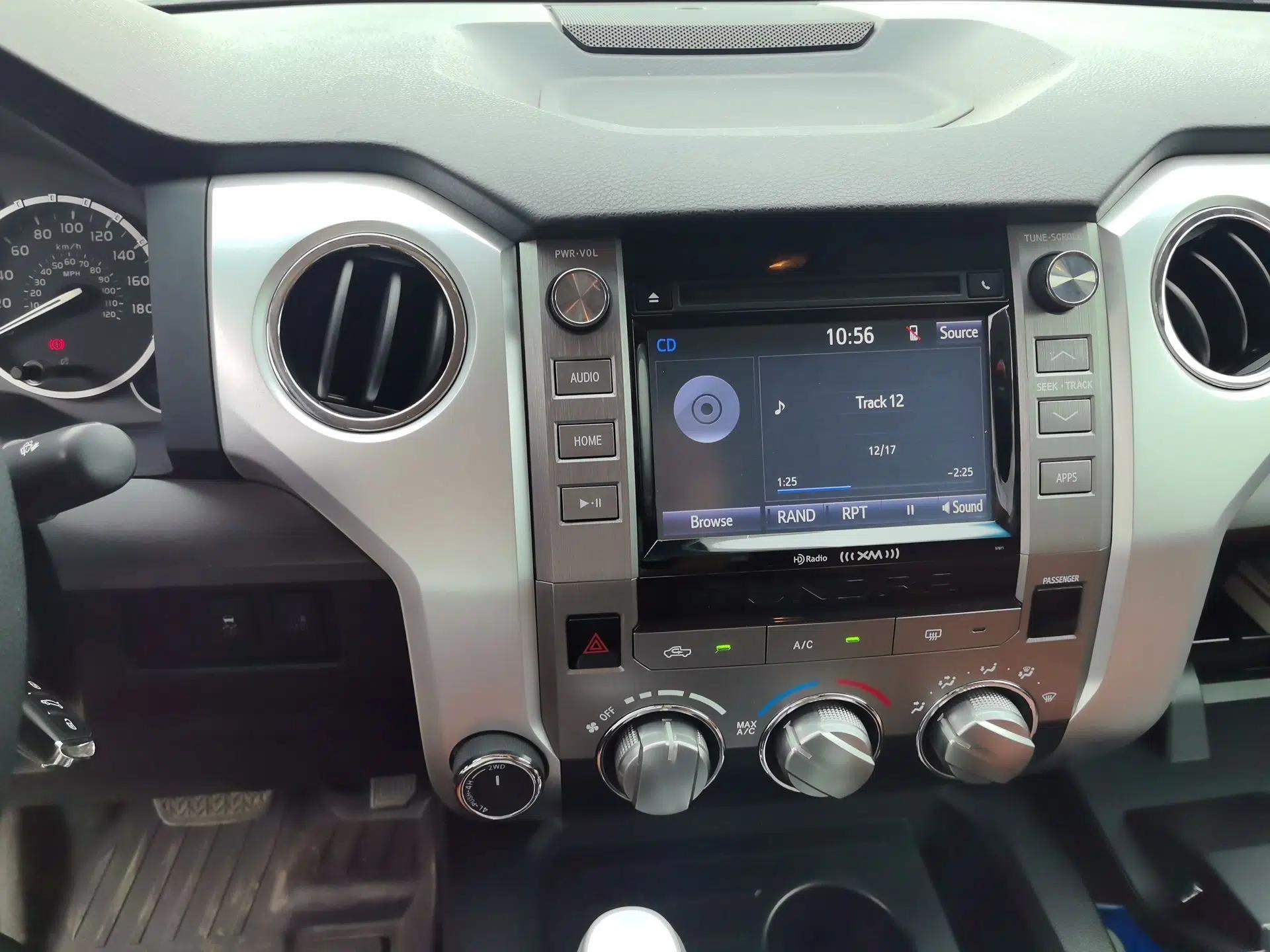 Toyota Tundra (Parallel Import) Tahoe 2013 5.7L Automatic 5-Seater — миниатюра 13