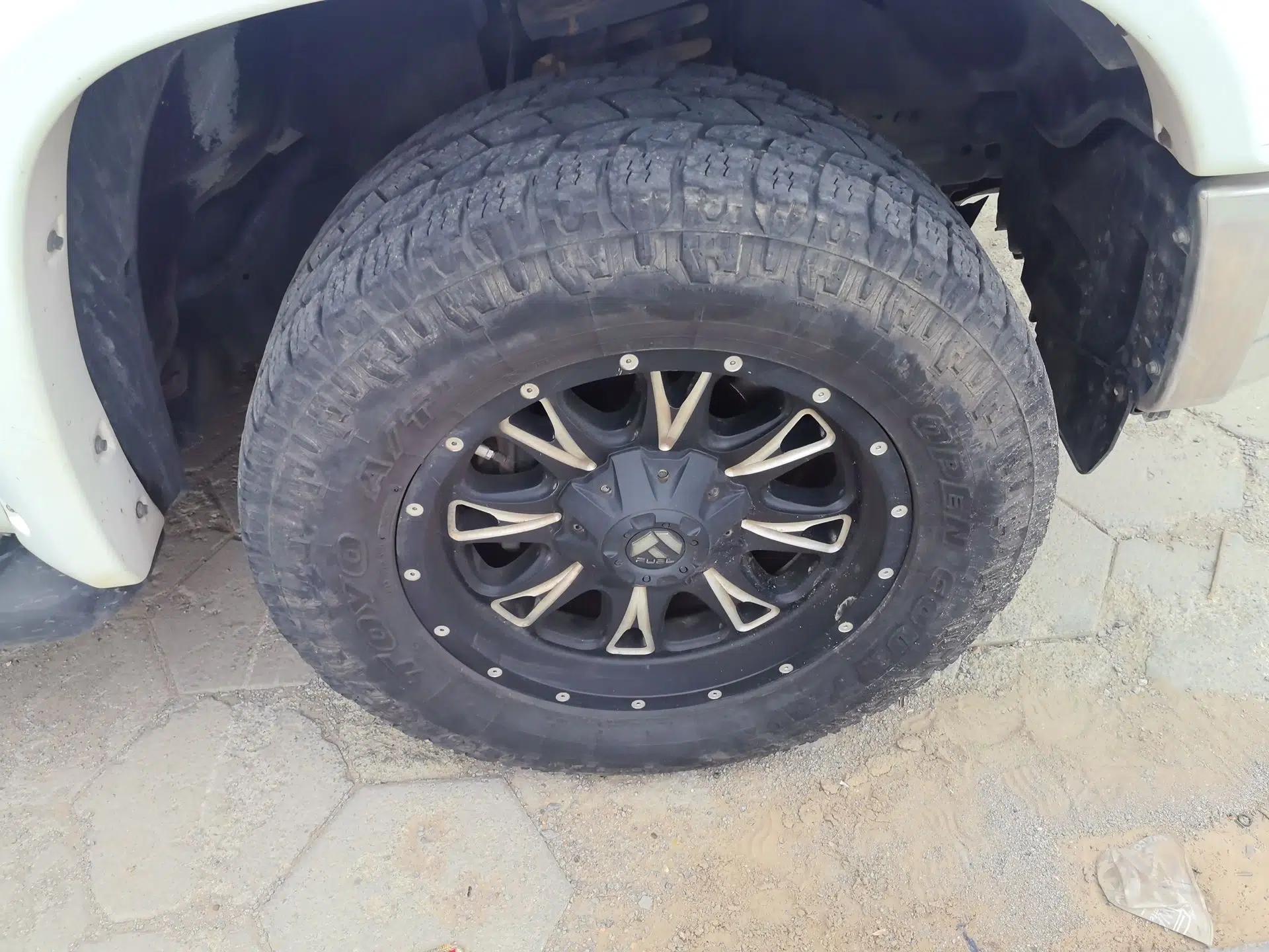 Toyota Tundra (Parallel Import) Tahoe 2013 5.7L Automatic 5-Seater — миниатюра 8