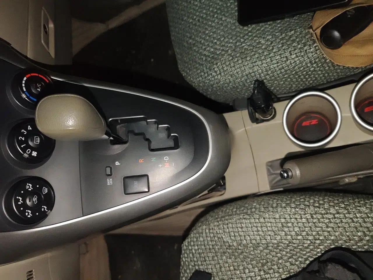 Toyota Verso 2014 Starlight 180E CVT Elite Edition — миниатюра 14