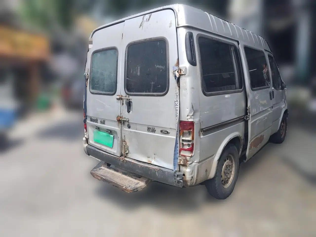 Ford Classic Transit 2.8T diesel, manual transmission, 6 seats — миниатюра 6