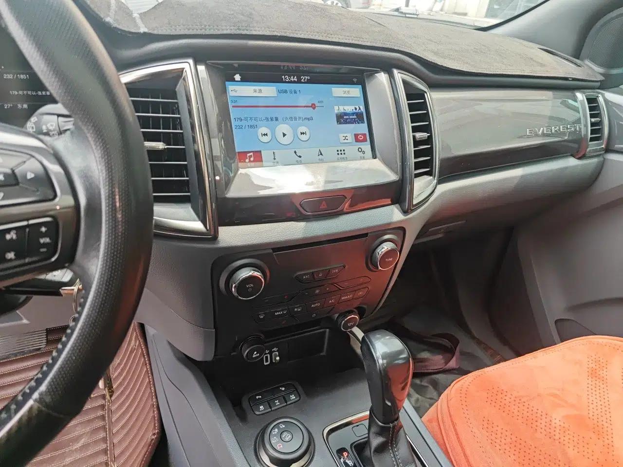 Ford Everest 2017 2.0T Gasoline Automatic 4x4 Flagship Edition 7 Seats — миниатюра 13