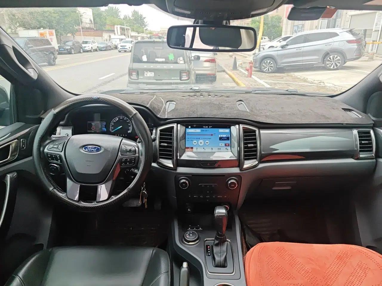 Ford Everest 2017 2.0T Gasoline Automatic 4x4 Flagship Edition 7 Seats — миниатюра 9