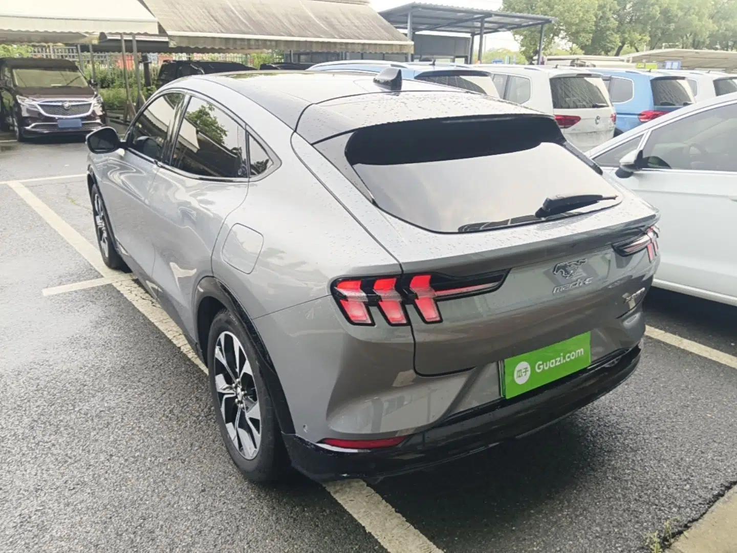 Ford Mustang Mach-E 2021 AION Y Plus Rear-Drive Luxury Edition (Long Range) — миниатюра 4
