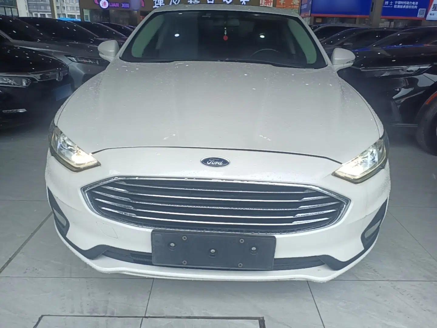 Ford Mondeo New Energy 2018 2.0 PHEV Smart-Controlled Fashion Edition China V Standard — миниатюра 2
