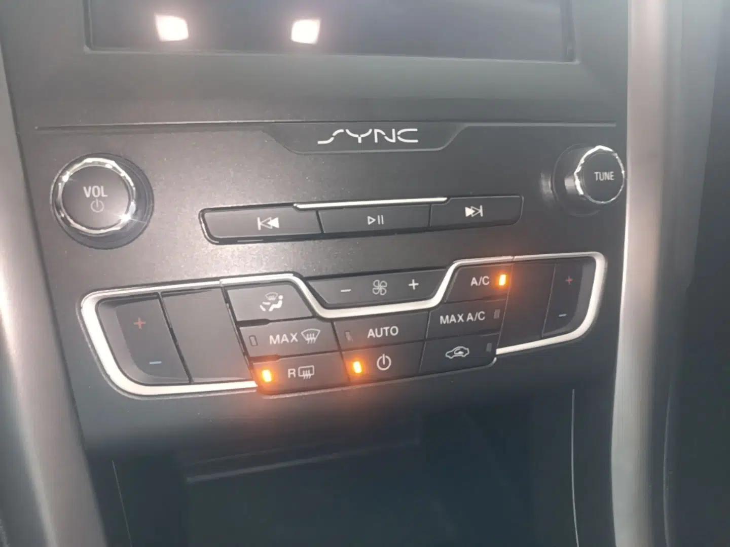 Ford Mondeo New Energy 2018 2.0 PHEV Smart-Controlled Fashion Edition China V Standard — миниатюра 15