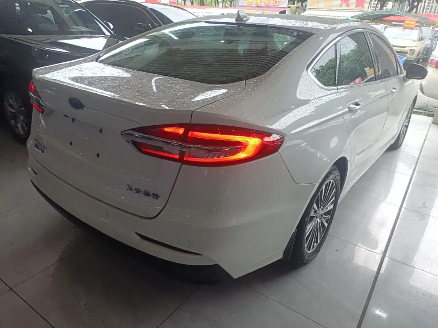 Ford Mondeo New Energy 2018 2.0 PHEV Smart-Controlled Fashion Edition China V Standard — миниатюра 6