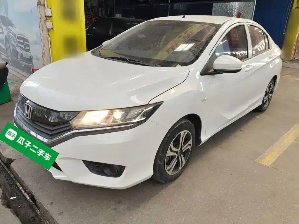 2016 Honda Greiz 1.5L CVT Classic Edition — миниатюра 1