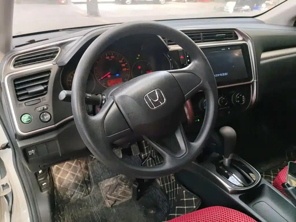 2016 Honda Greiz 1.5L CVT Classic Edition — миниатюра 11