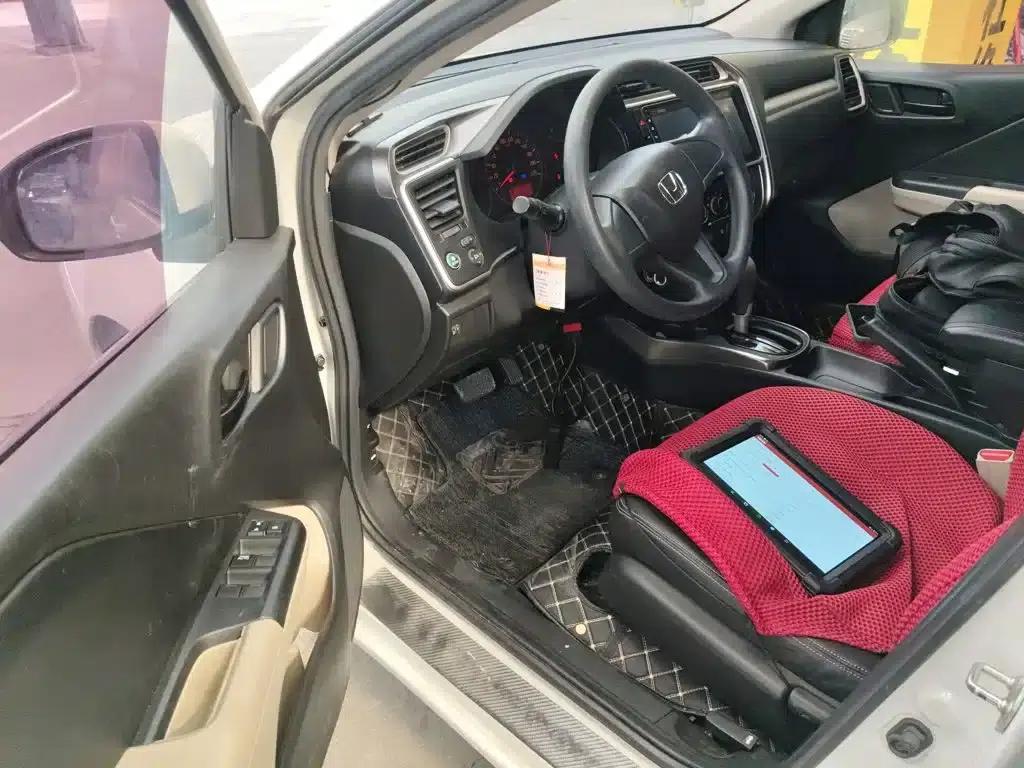 2016 Honda Greiz 1.5L CVT Classic Edition — миниатюра 15