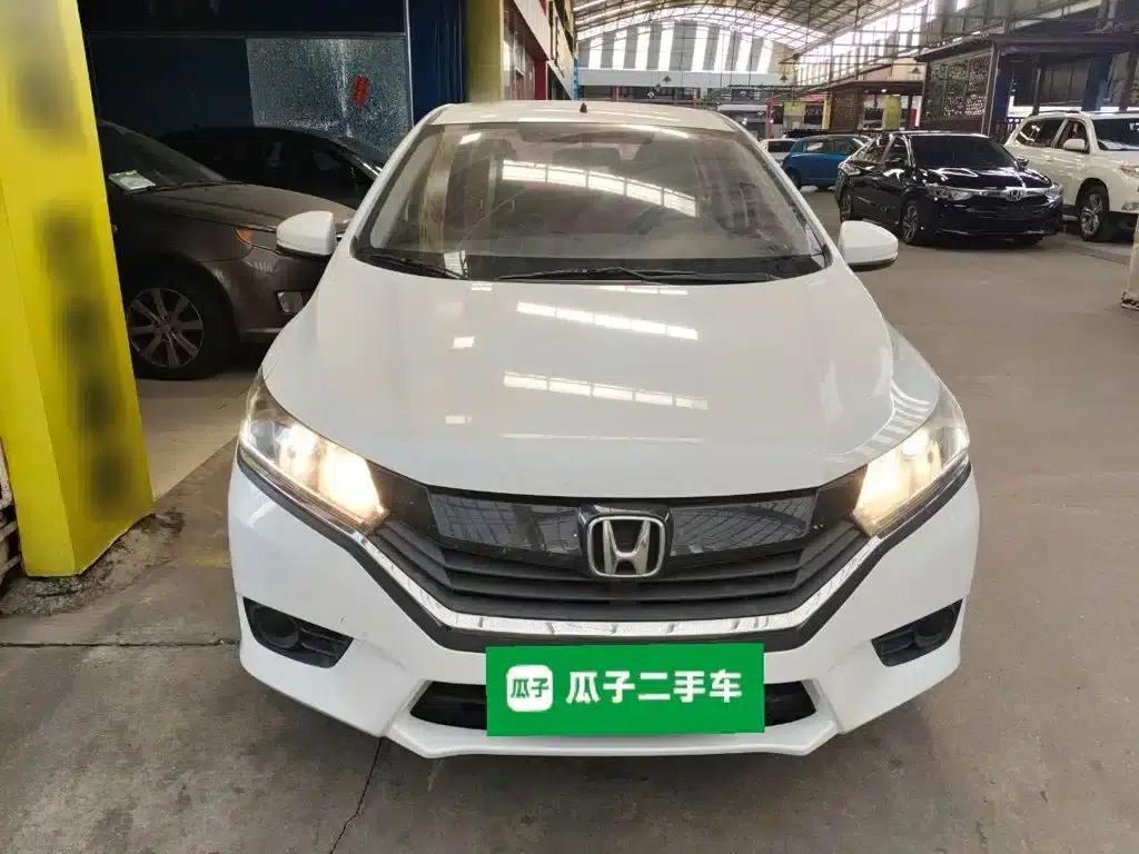 2016 Honda Greiz 1.5L CVT Classic Edition — миниатюра 3