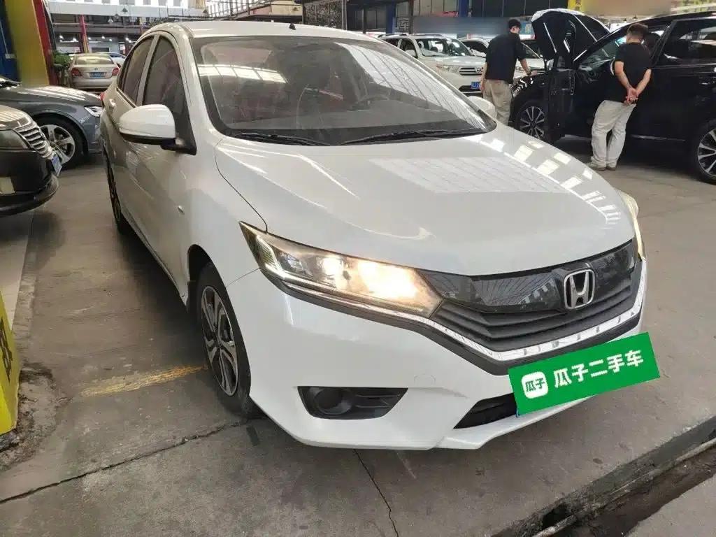 2016 Honda Greiz 1.5L CVT Classic Edition — миниатюра 4
