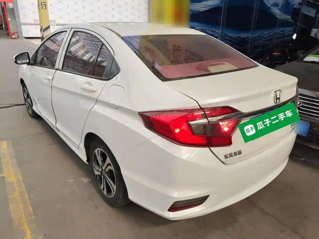 2016 Honda Greiz 1.5L CVT Classic Edition — миниатюра 5