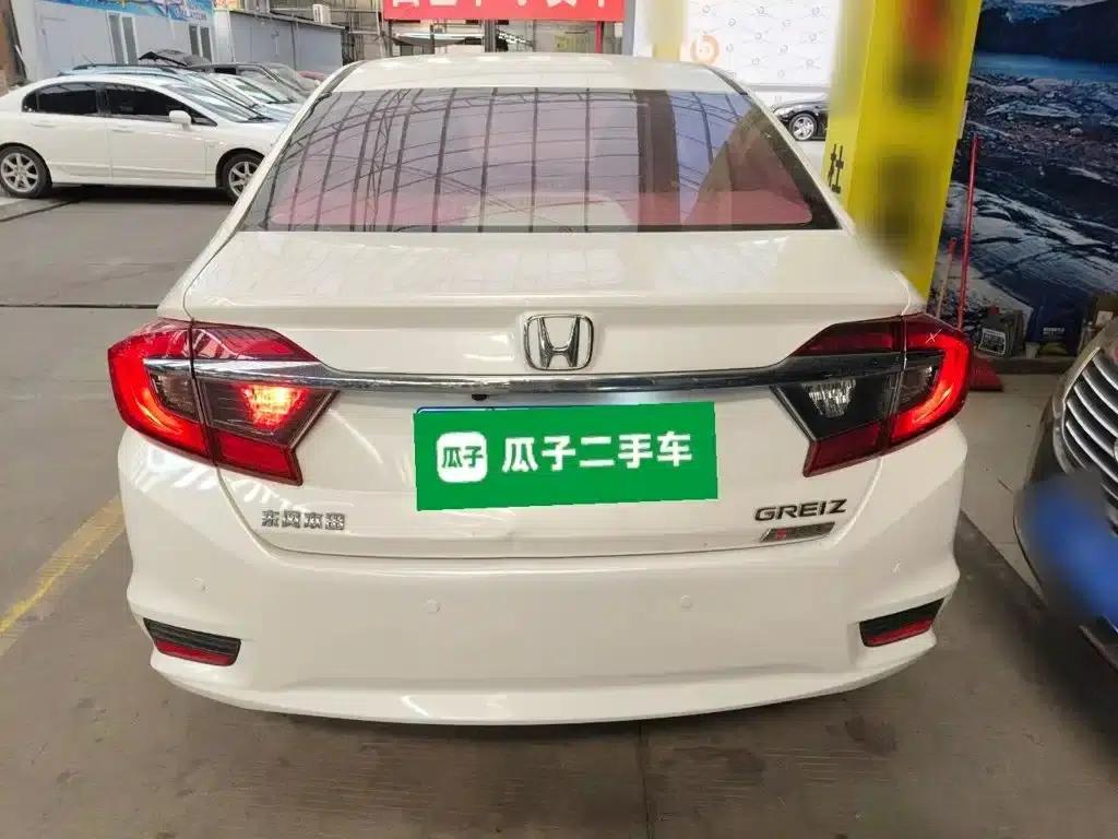2016 Honda Greiz 1.5L CVT Classic Edition — миниатюра 6