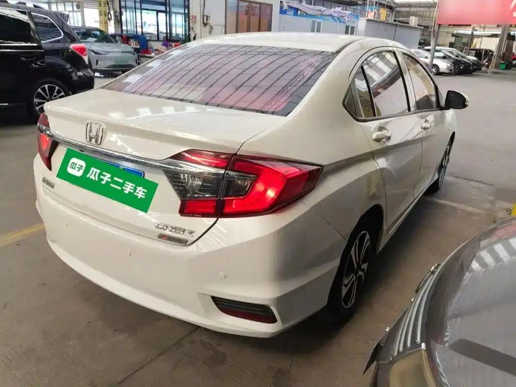 2016 Honda Greiz 1.5L CVT Classic Edition — миниатюра 7