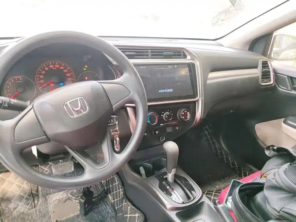 2016 Honda Greiz 1.5L CVT Classic Edition — миниатюра 10
