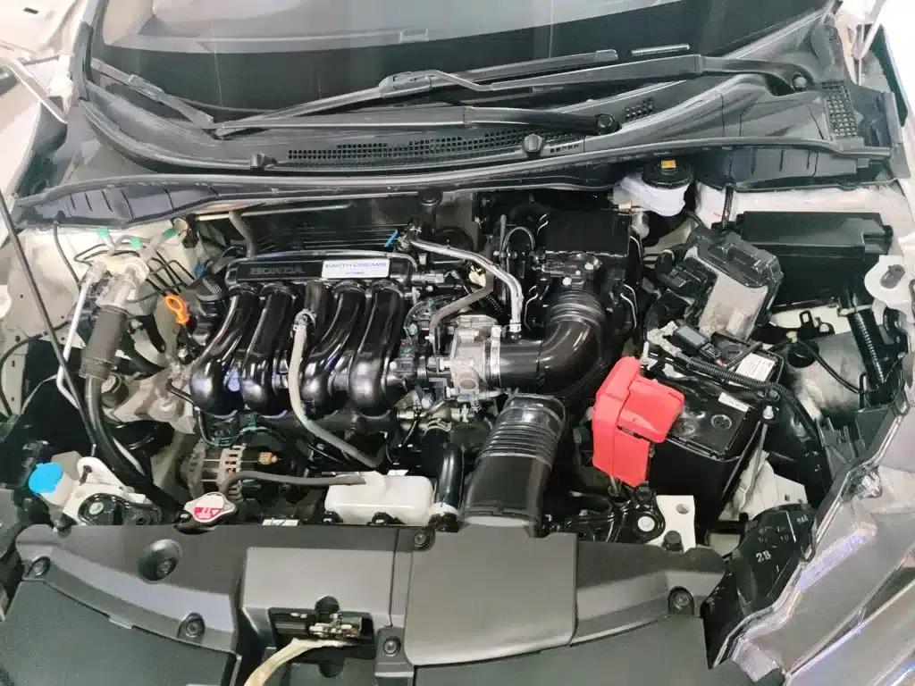 2016 Honda Greiz 1.5L CVT Classic Edition — миниатюра 14