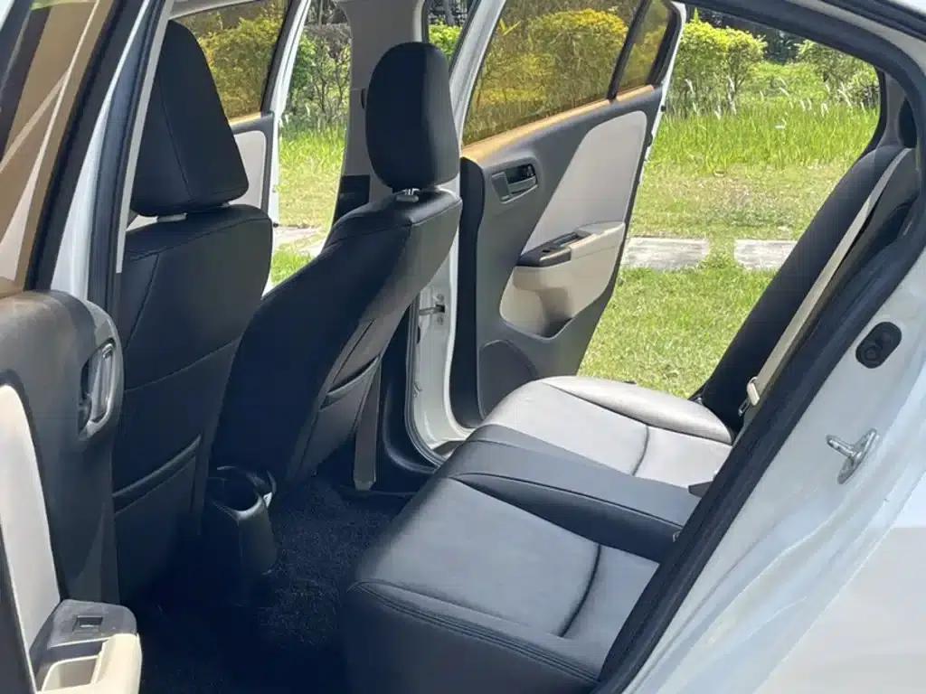 2016 Honda Greiz 1.5L CVT Classic Edition — миниатюра 17