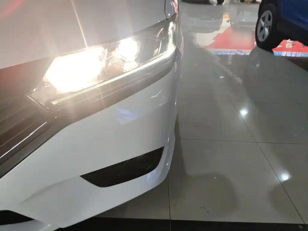2016 Honda Greiz 1.5L CVT Classic Edition — миниатюра 19