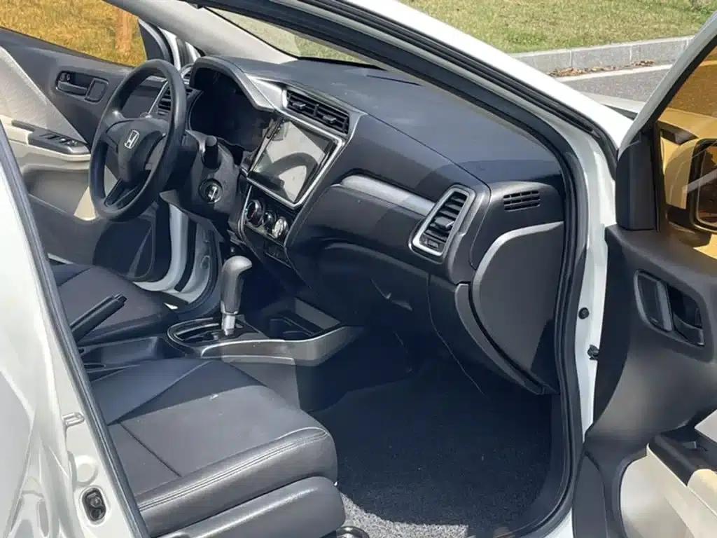 2016 Honda Greiz 1.5L CVT Classic Edition — миниатюра 20