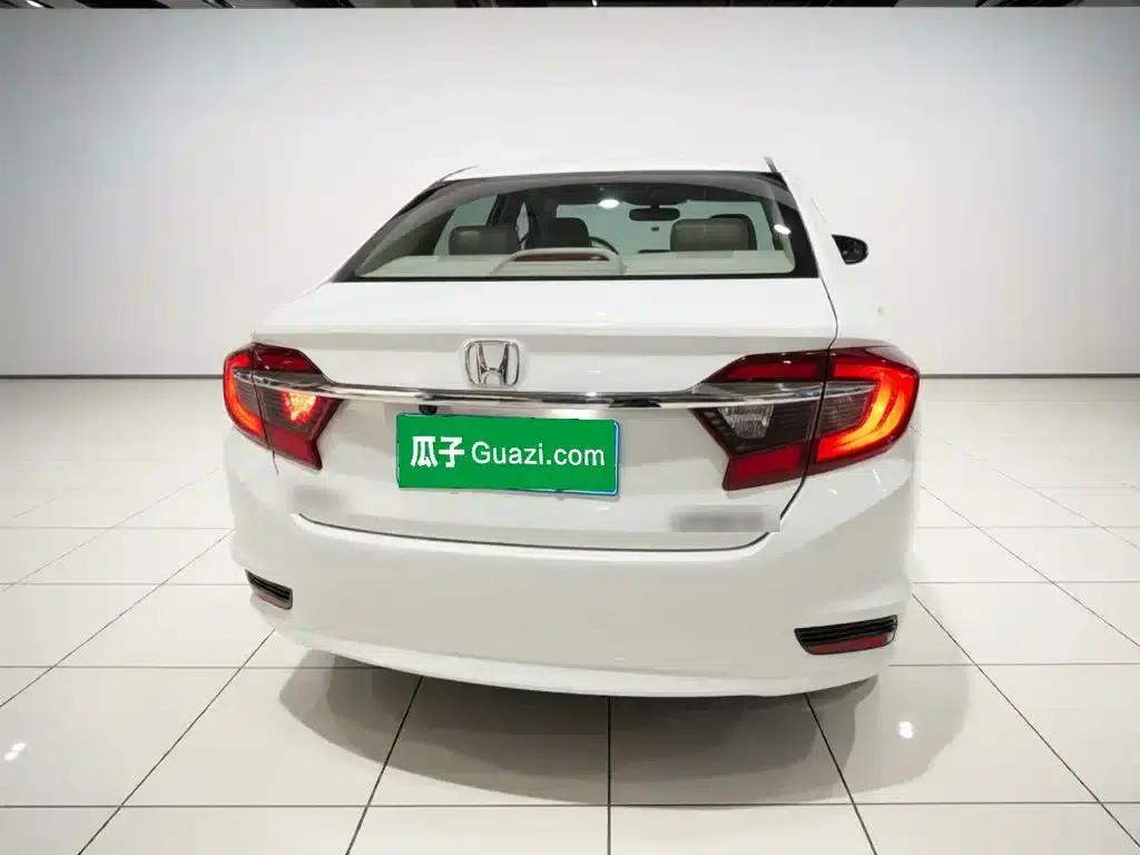 2016 Honda Greiz 1.5L CVT Classic Edition — миниатюра 4