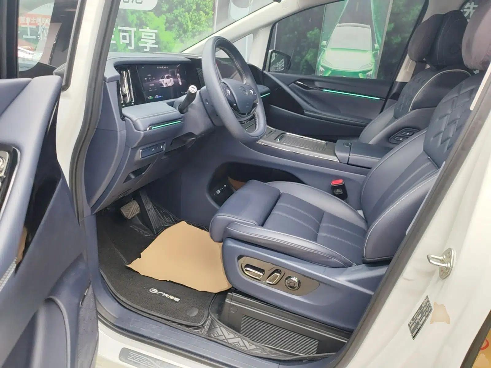 GAC Trumpchi Xiangwang M8 2025 Kunkun Series Ultra First-Class Cabin — миниатюра 17