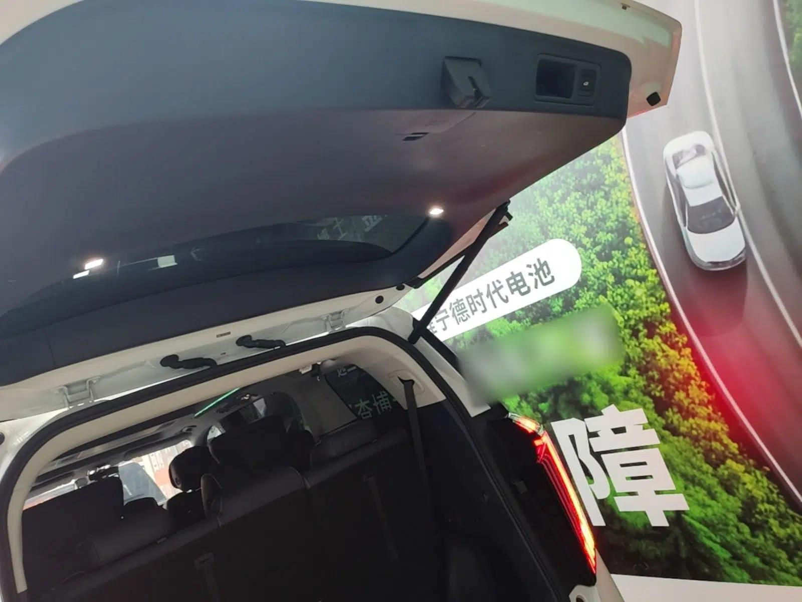 GAC Trumpchi Xiangwang M8 2025 Kunkun Series Ultra First-Class Cabin — миниатюра 22