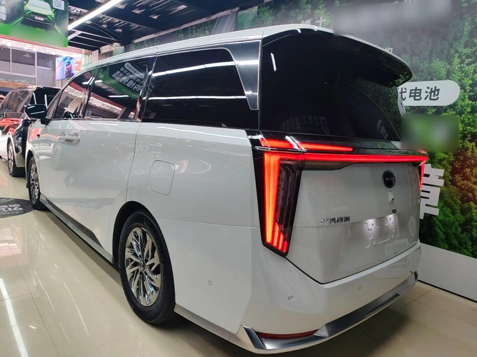 GAC Trumpchi Xiangwang M8 2025 Kunkun Series Ultra First-Class Cabin — миниатюра 4