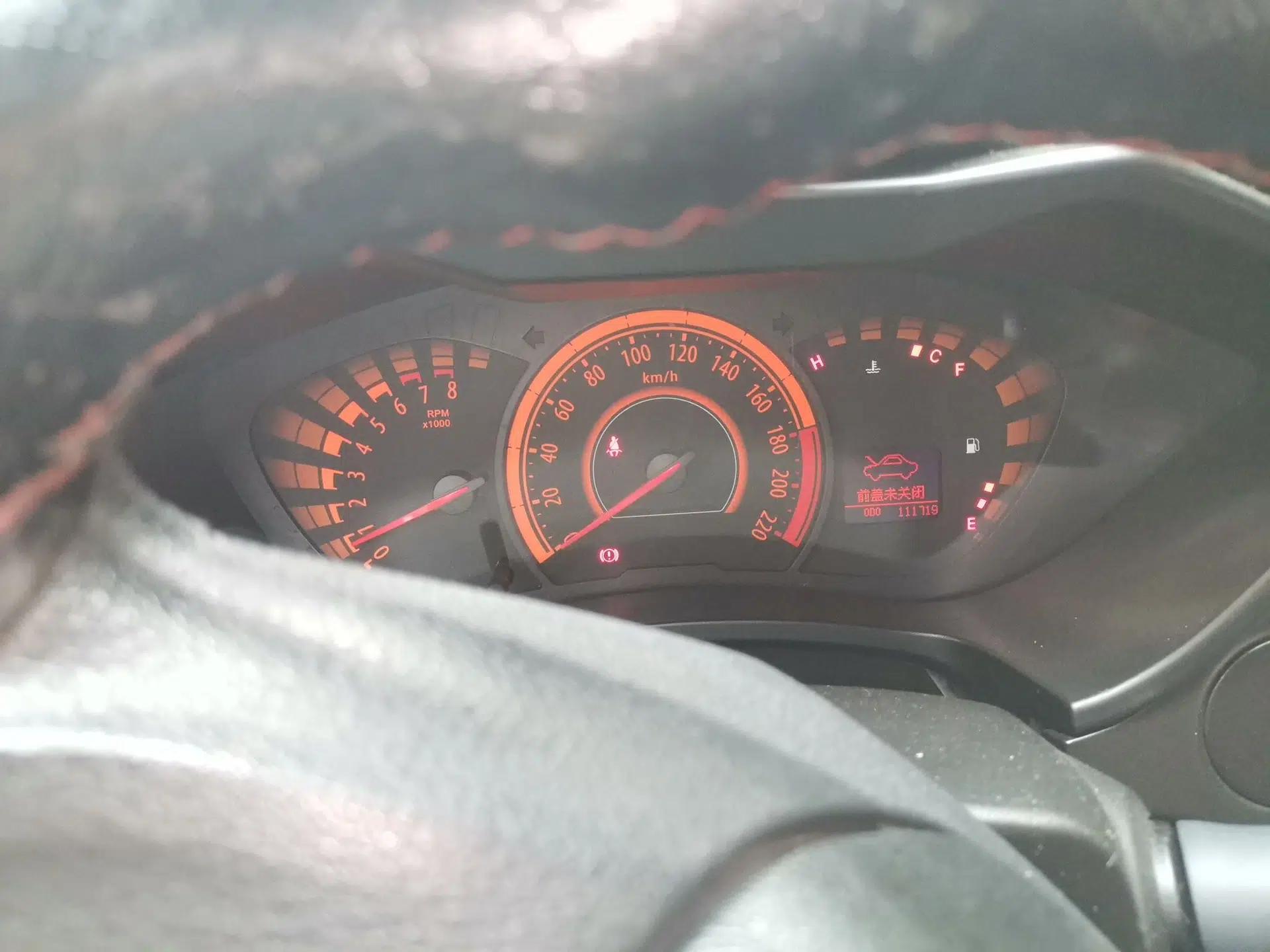GAC Trumpchi GA3 2013 1.6L Manual Elite Edition — миниатюра 11
